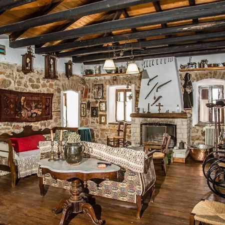 הוילה Míloi Pontinos Old House מראה חיצוני תמונה