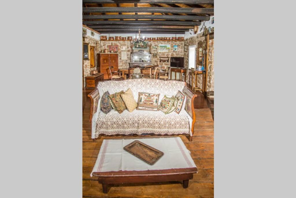 הוילה Míloi Pontinos Old House מראה חיצוני תמונה