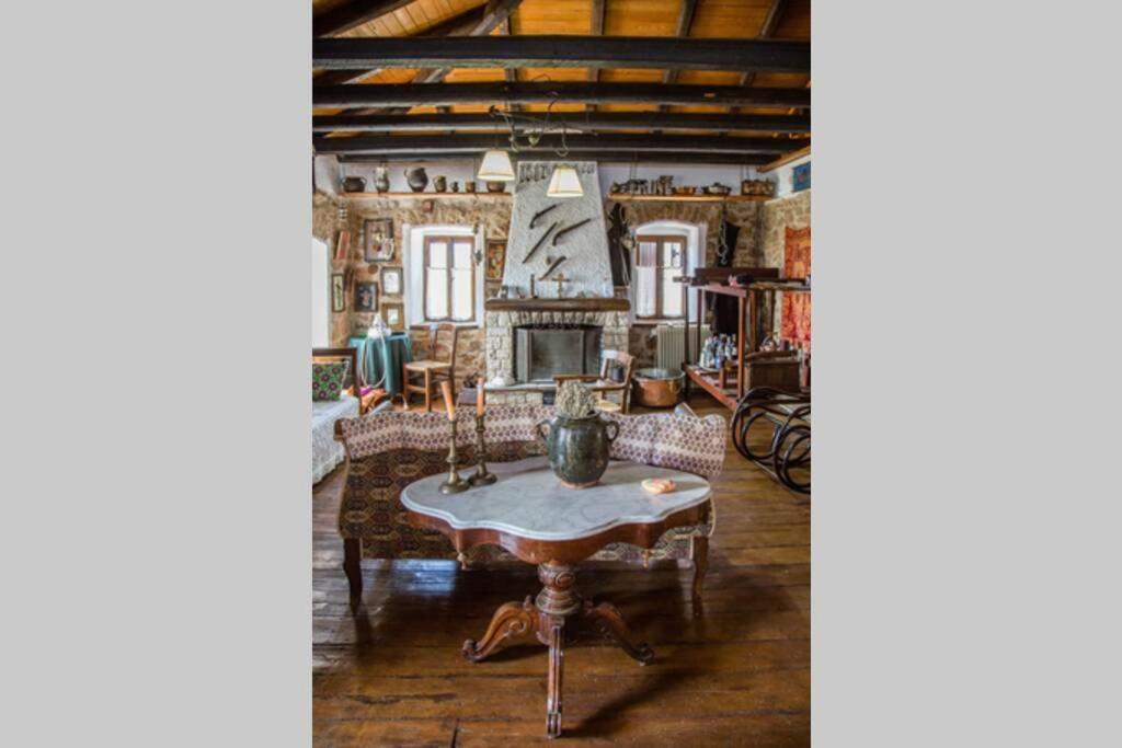 הוילה Míloi Pontinos Old House מראה חיצוני תמונה