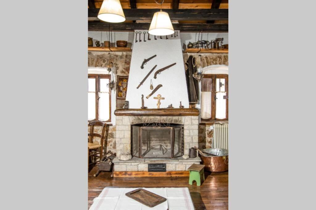 הוילה Míloi Pontinos Old House מראה חיצוני תמונה